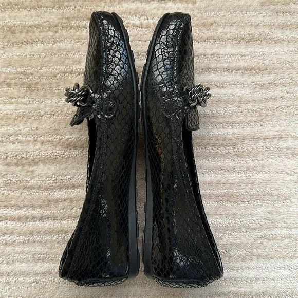 Stuart Weitzman FUELCHAIN Black Flats Loafers Shoes Size 9