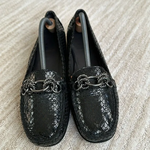 Stuart Weitzman FUELCHAIN Black Flats Loafers Shoes Size 9