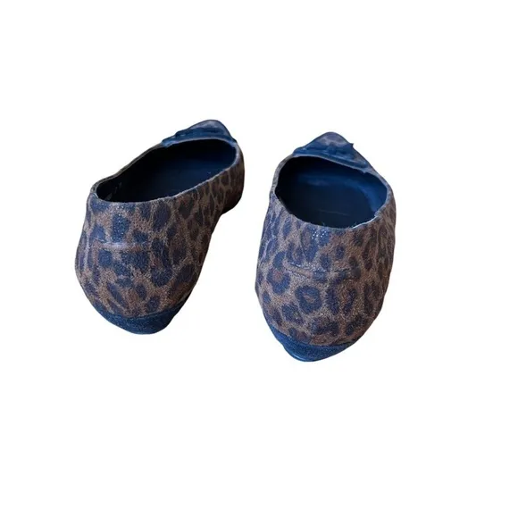 STUART WEITZMAN leopard print suede pointy toe flats