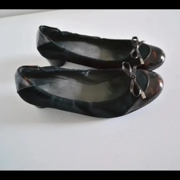 Stuart Weitzman low pumps