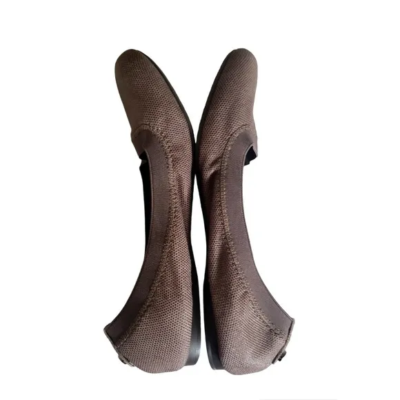 Stuart Weitzman Women's Taupe Leather Slip On Ballet Flats Shoes Size 5.5 M