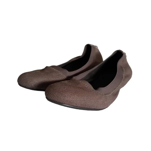Stuart Weitzman Women's Taupe Leather Slip On Ballet Flats Shoes Size 5.5 M