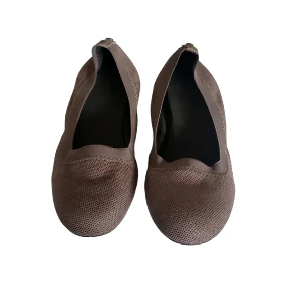 Stuart Weitzman Women's Taupe Leather Slip On Ballet Flats Shoes Size 5.5 M