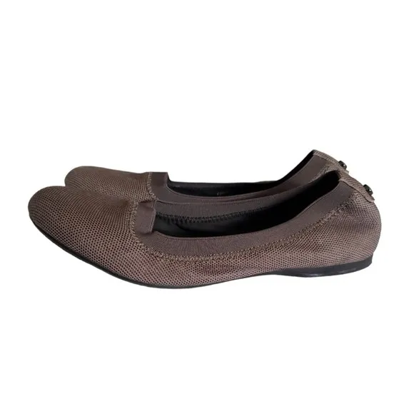 Stuart Weitzman Women's Taupe Leather Slip On Ballet Flats Shoes Size 5.5 M