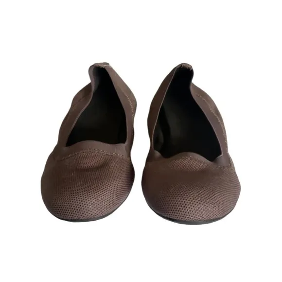 Stuart Weitzman Women's Taupe Leather Slip On Ballet Flats Shoes Size 5.5 M