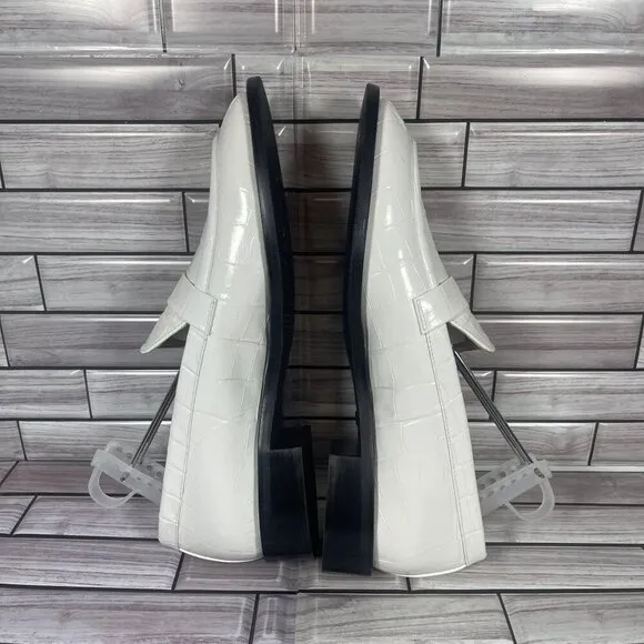 Stuart Weitzman Women's White Leather Palmer Sleek Croc-Embossed Loafer Size 10