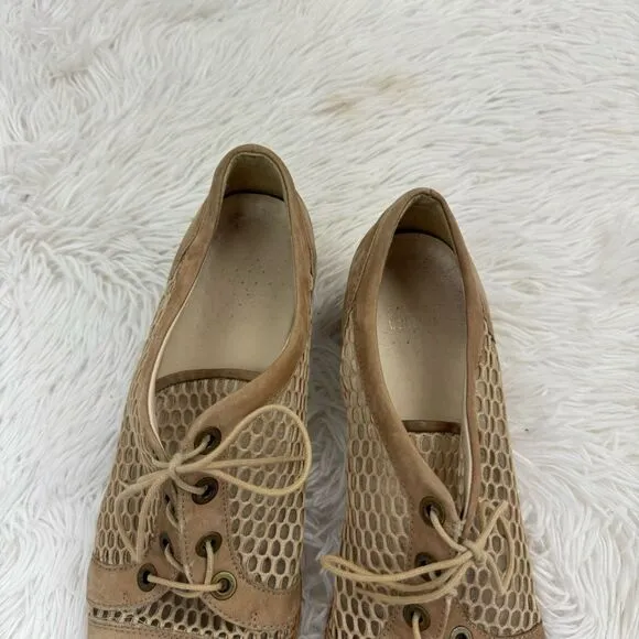 Stuart Weitzman Tan Mesh Lace-Up Oxford Suede Shoes