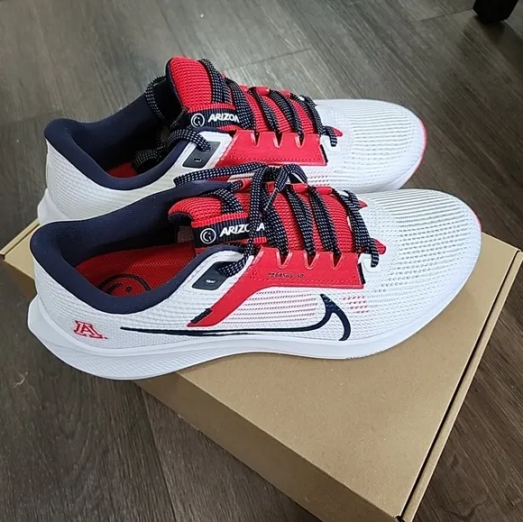 Sz 9.5 Nike Air Zoom Pegasus 40 Arizona Wildcats NCAA DZ5945-100 Running Shoes
