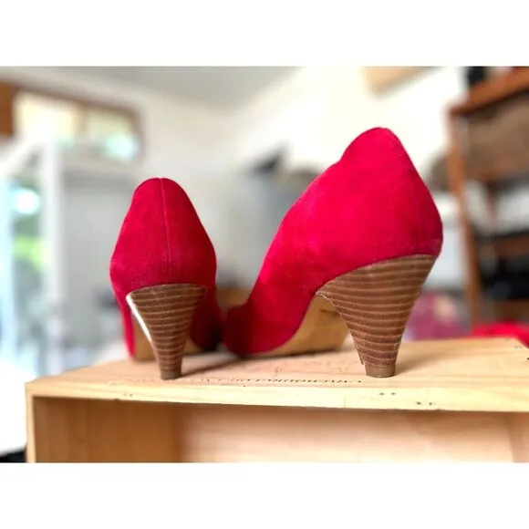 Sézane Low Josephine Courts Cherry Red Scalloped Suede Round Toe Heels SZ EU 38