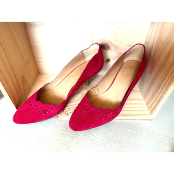 Sézane Low Josephine Courts Cherry Red Scalloped Suede Round Toe Heels SZ EU 38