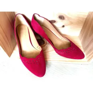Sézane Low Josephine Courts Cherry Red Scalloped Suede Round Toe Heels SZ EU 38