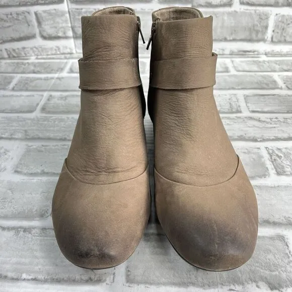 Taos Model Women’s Size 9.5 Light Brown Leather Ankle Boots