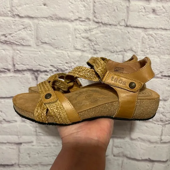 Taos Trulie Woven Leather Strappy Sandals Camel Size 38