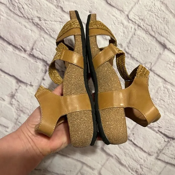 Taos Trulie Woven Leather Strappy Sandals Camel Size 38