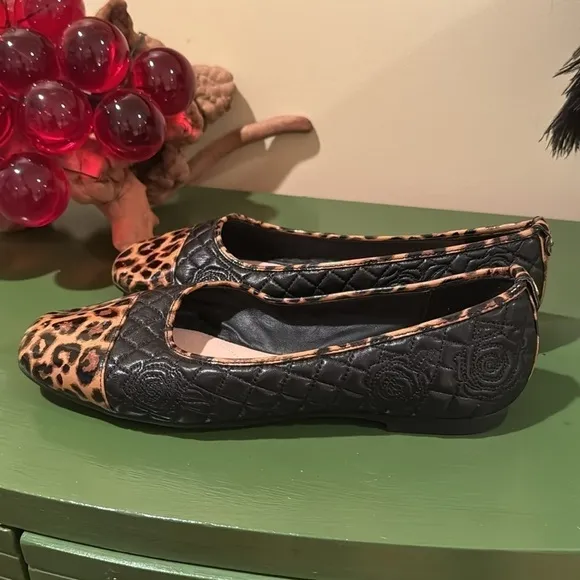 Taryn Rose black shoes with leopard