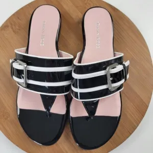 Taryn Rose IKIA Leather Buckle Thong Designer Sandals Heels Shoes 9.5 Msrp $199