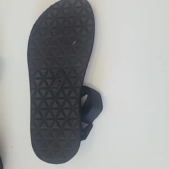 Teva Mens Black Sandals Original Universal Urban Size 12 NIB Cross Straps