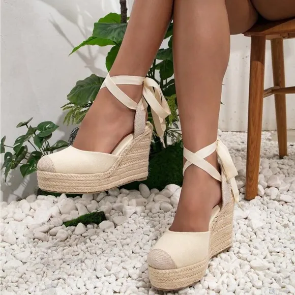 Tie Leg Wedged Heels 👠