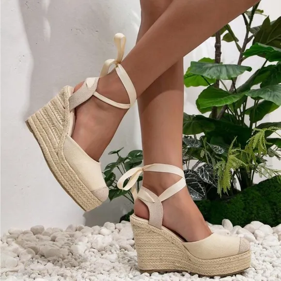 Tie Leg Wedged Heels 👠