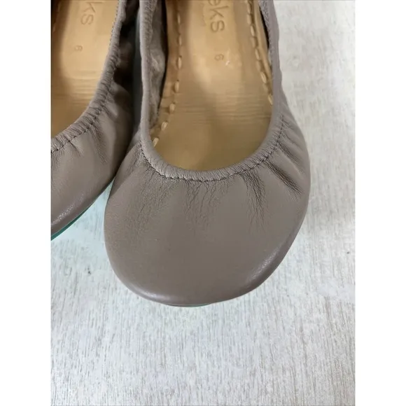 TIEKS by Gavrieli Taupe Ballet Flats Shoes Women Size 6