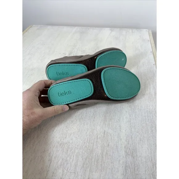 TIEKS by Gavrieli Taupe Ballet Flats Shoes Women Size 6