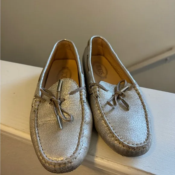 Tods Heaven Crackle Silver Loafers Shoes Flats Metallic 39 9