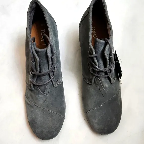 TOMS Kala Gray Suede Wedged Lace-up Ankle Boots Booties (w size 11)