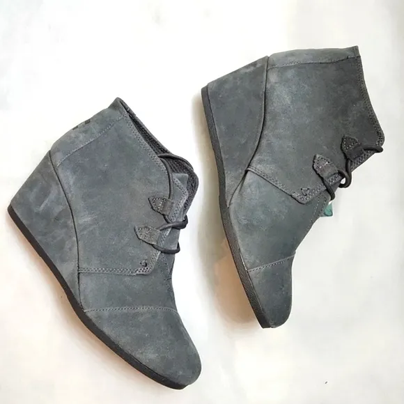 TOMS Kala Gray Suede Wedged Lace-up Ankle Boots Booties (w size 11)
