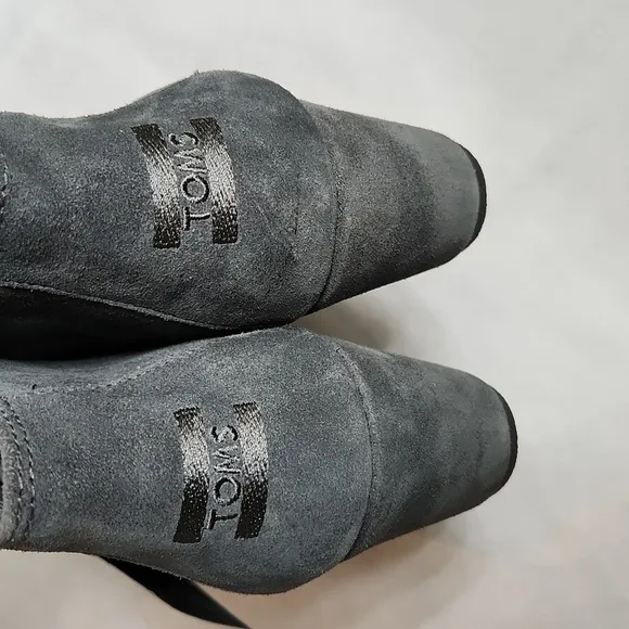 TOMS Kala Gray Suede Wedged Lace-up Ankle Boots Booties (w size 11)