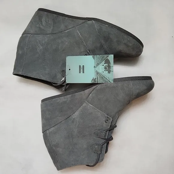 TOMS Kala Gray Suede Wedged Lace-up Ankle Boots Booties (w size 11)