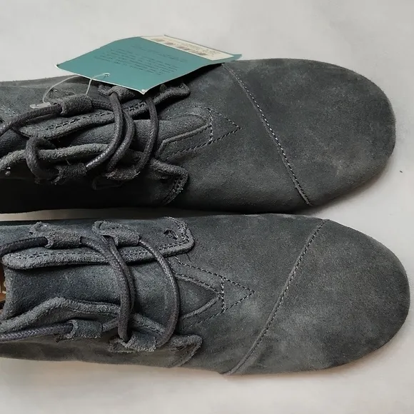 TOMS Kala Gray Suede Wedged Lace-up Ankle Boots Booties (w size 11)