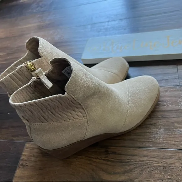 Tom’s Sadie Suede Wedge Boots NWOT