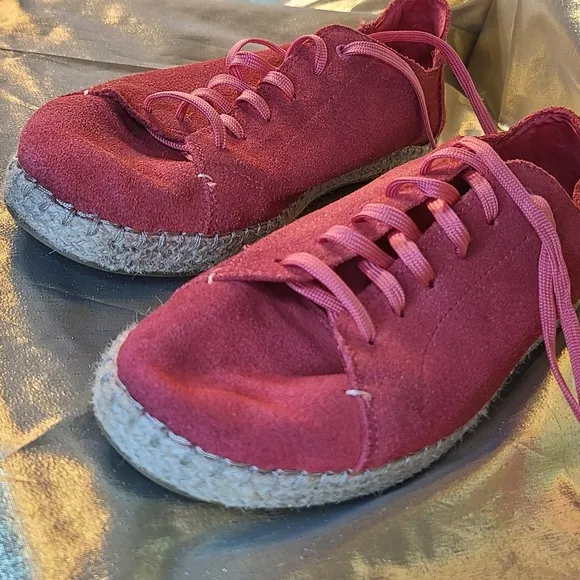 Tom's shoes