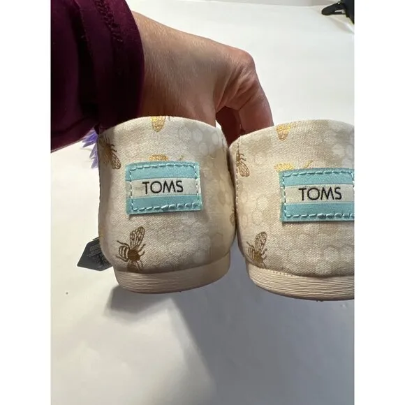Toms Womens Bee Print Canvas Slip-On Shoes W7.5