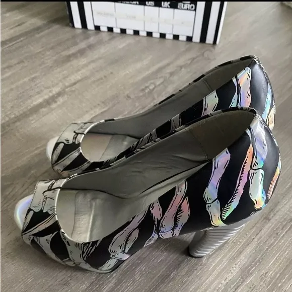 Too Fast Ribcage Heels