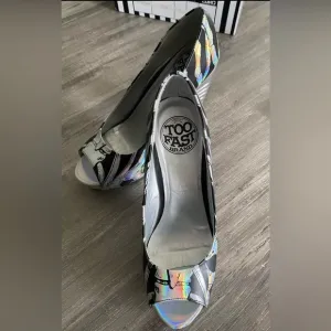 Too Fast Ribcage Heels
