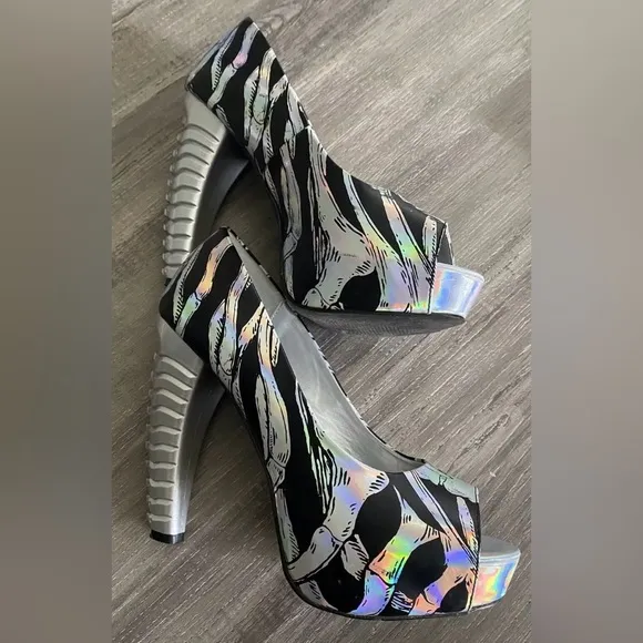 Too Fast Ribcage Heels