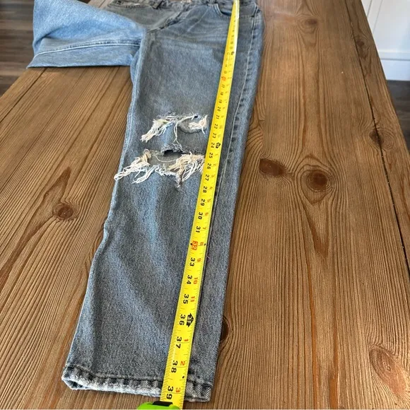 TOPSHOP MOM JEAN LIGHT MEDIUM WASH DISTRESSED 30 x 32 STRAIGHT TAPER LEG