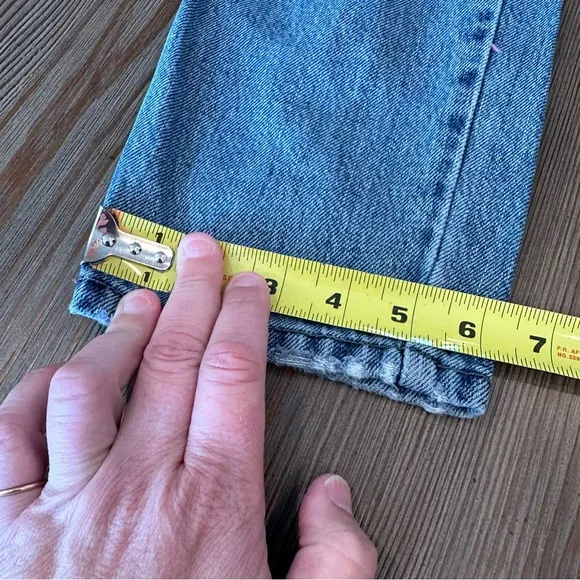 TOPSHOP MOM JEAN LIGHT MEDIUM WASH DISTRESSED 30 x 32 STRAIGHT TAPER LEG