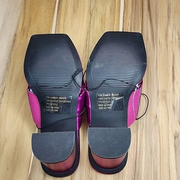 ☆TORRID☆ HOT☆FUSCHIA☆ STRAPPY FLIP FLOP HEEL LADIES SIZE 7WW NWT GORGEOUS