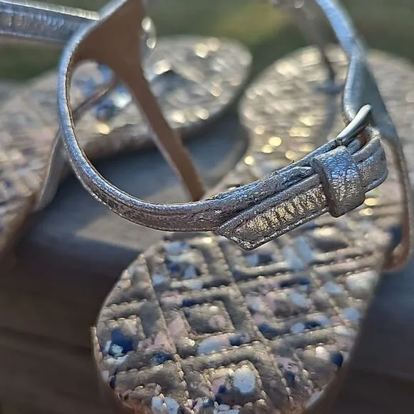 Tory Burch Marion Quilted Leather Metallic Silver Sandals size 6.5