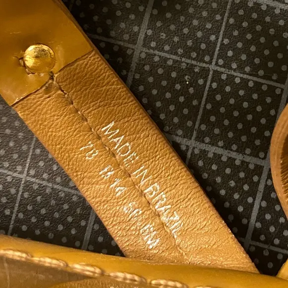 Tory Burch Miller Patent Leather Tan Sandals size 6