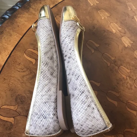 Tory Burch Tan &amp; Gold with Print Shoes Size 8