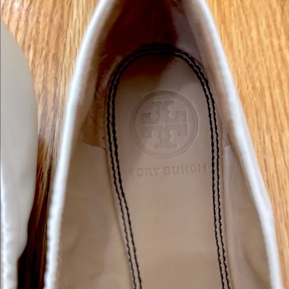 Tory Burch Women's Cream and Black Ballet Flats