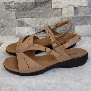 Trotters Razzi Wegde Comfort Sandals