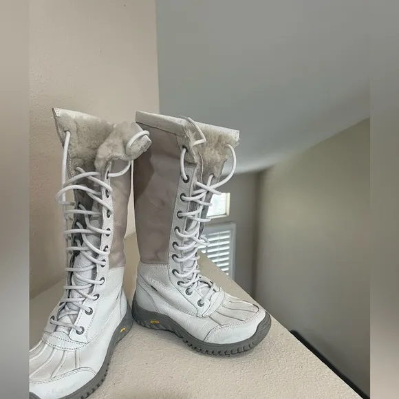 UGG Adirondack Tall 1001877 Women's White‎ Leather Winter Snow Boots size 5