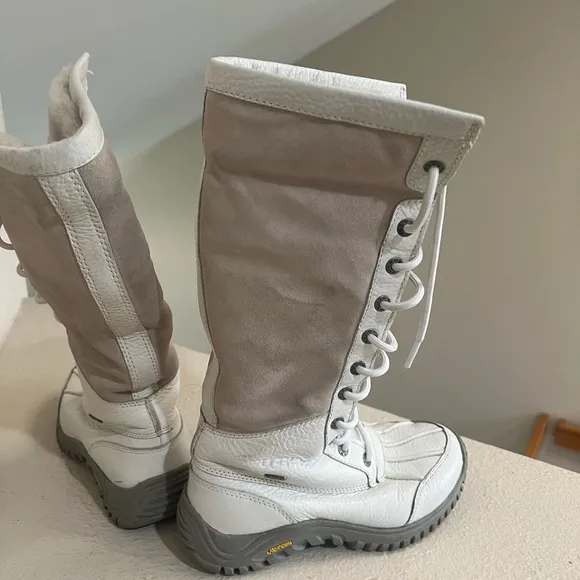 UGG Adirondack Tall 1001877 Women's White‎ Leather Winter Snow Boots size 5
