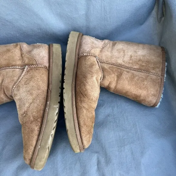 UGG Australia Size 10 Brown Chestnut Boots Shoes Pull On Shearling Style