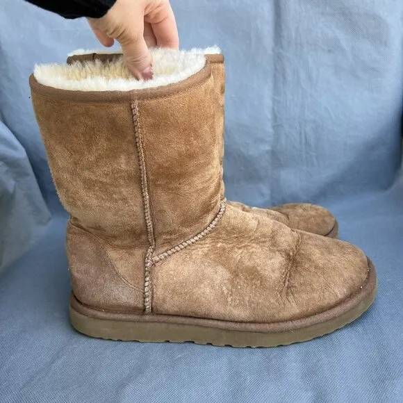 UGG Australia Size 10 Brown Chestnut Boots Shoes Pull On Shearling Style