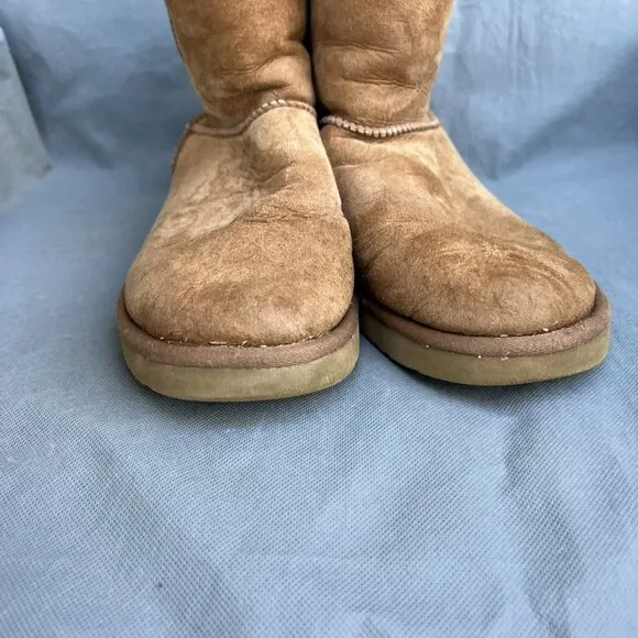 UGG Australia Size 10 Brown Chestnut Boots Shoes Pull On Shearling Style